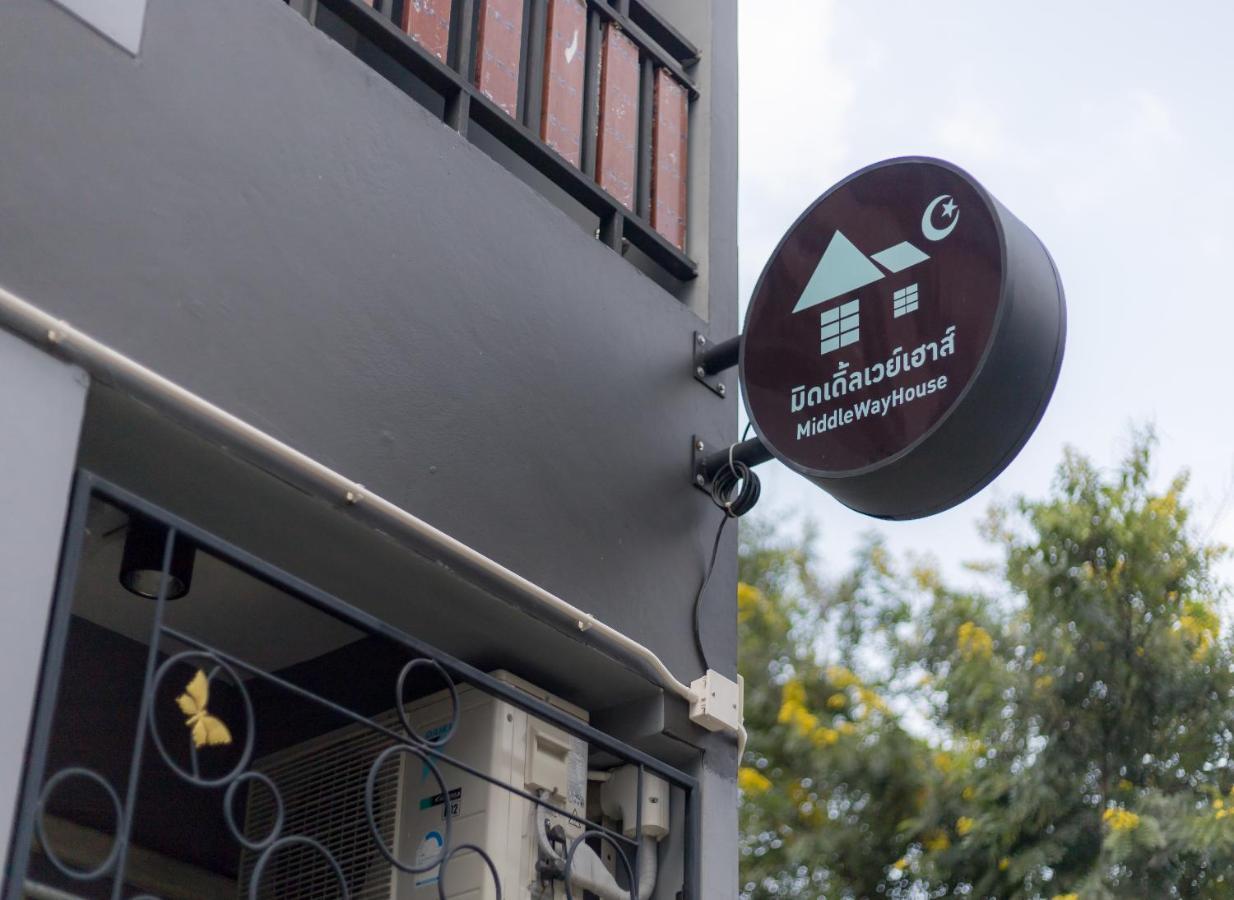Middleway House Bangkok Hotel Exterior photo